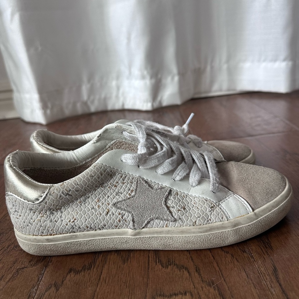 Vintage Havana White and Gray Star Sneakers